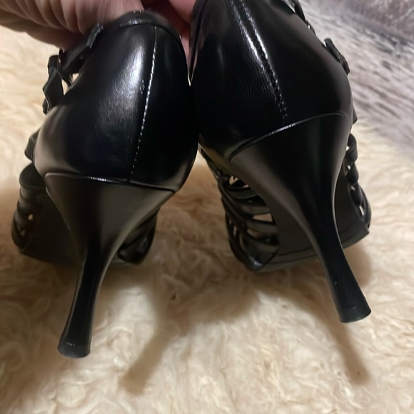 First leather shoes - Picture 5 of 10